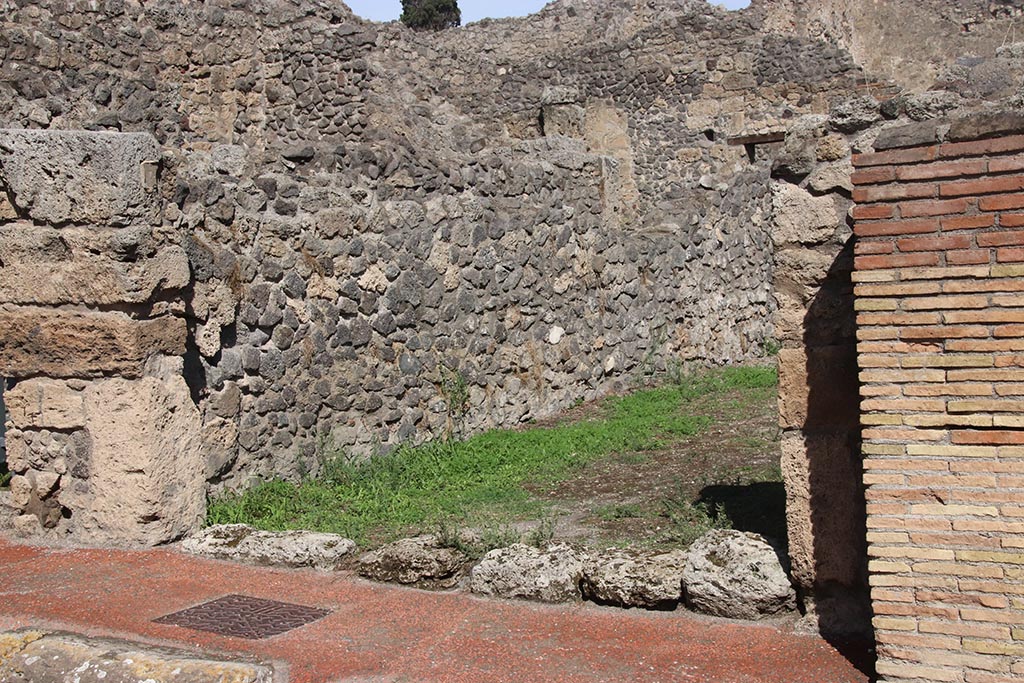 I.2.5 Pompeii, October 2024. Looking towards entrance doorway. Photo courtesy of Klaus Heese.