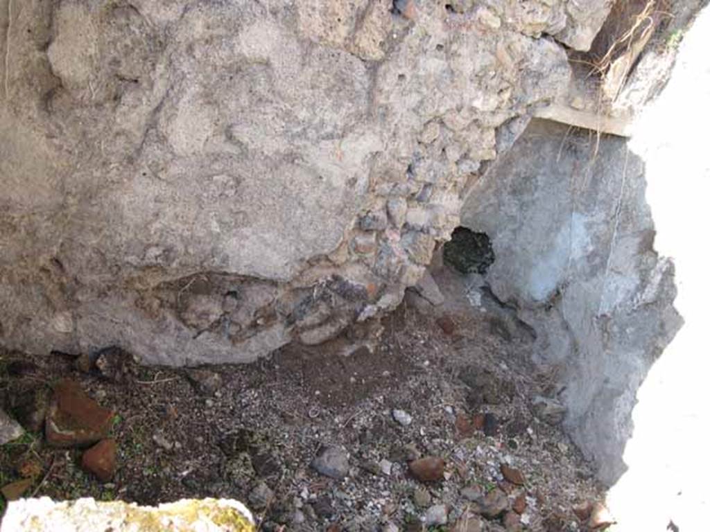 1.2.6 Pompeii. September 2010. North-east corner of second small room, showing detail of feature (latrine?). Photo courtesy of Drew Baker.
