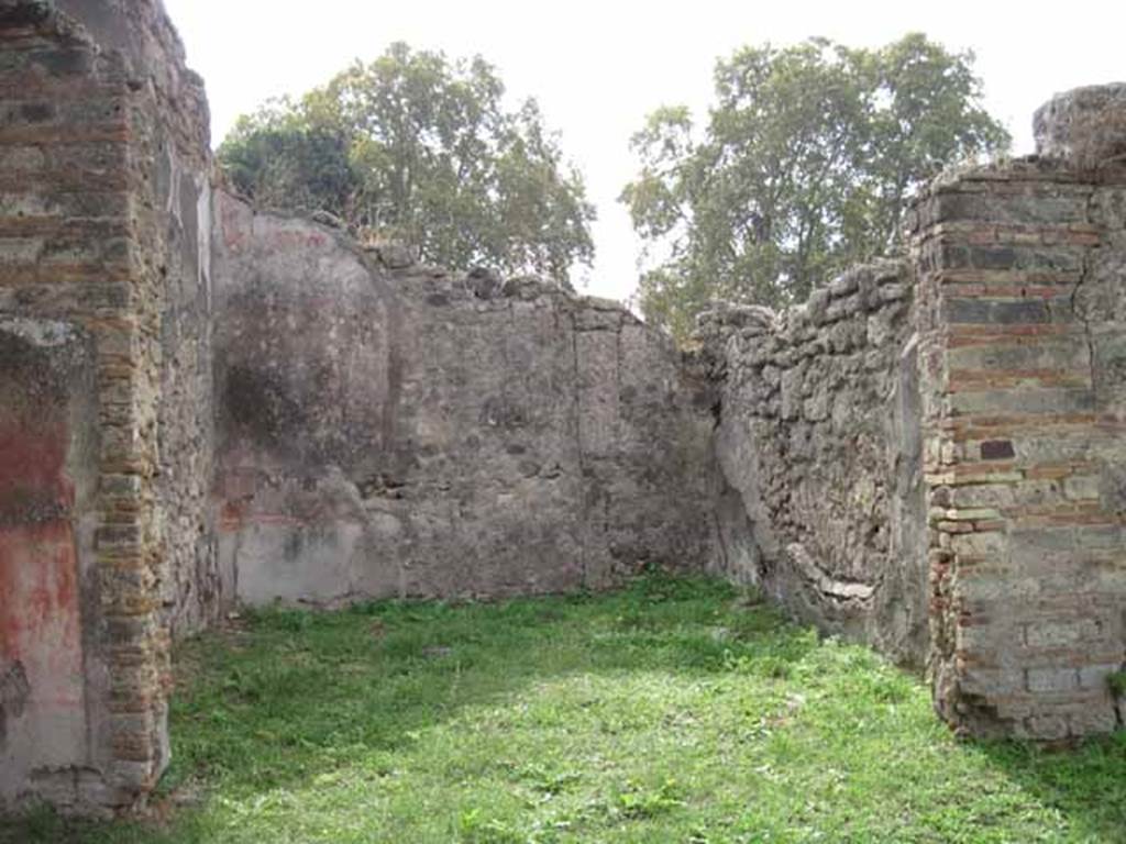 1.2.6 Pompeii. September 2010. Looking towards south wall, and south-west corner.
Photo courtesy of Drew Baker.