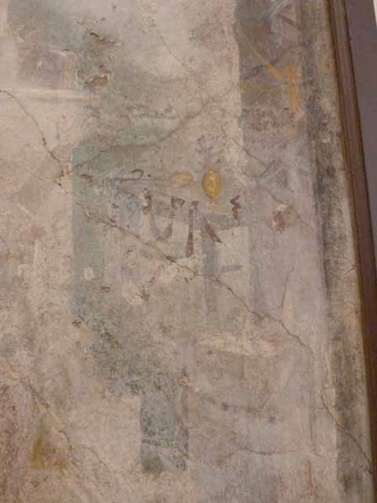 I.2.6 Pompeii. May 2010. Detail from the wall painting of the Theft of the Palladium (Ratto del Palladio) found on the south wall of the triclinium.
Right side of the painting. Now in Naples Archaeology Museum, inventory number: 109751