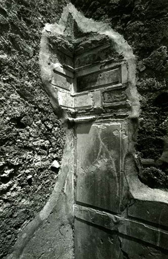 I.2.16 Pompeii. 1969. House, cubiculum g, NE corner. Photo courtesy of Anne Laidlaw.
American Academy in Rome, Photographic Archive. Laidlaw collection _P_69_10_2A.