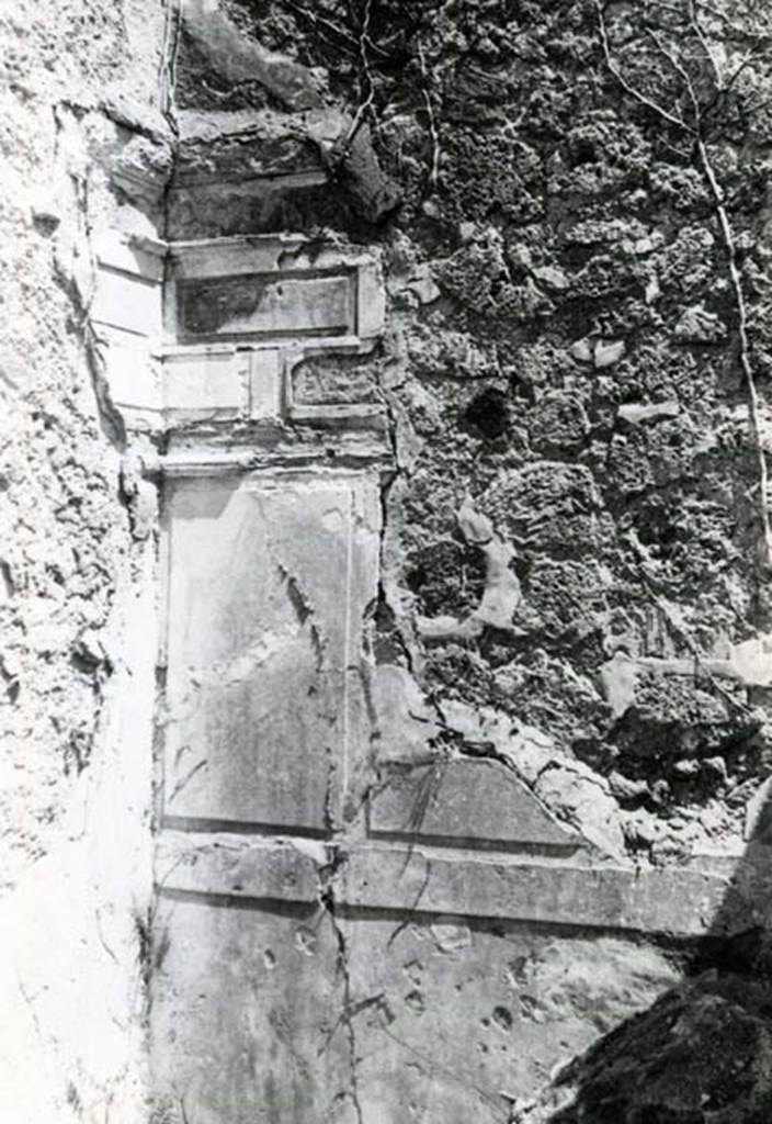I.2.16 Pompeii. 1965. House, 3rd room left of garden, NE corner and E wall. Photo courtesy of Anne Laidlaw.
American Academy in Rome, Photographic Archive. Laidlaw collection _P_65_2_24.