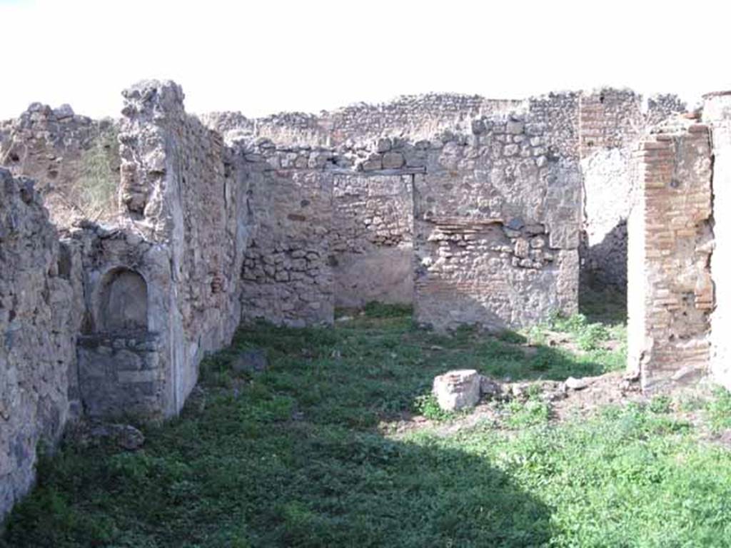 1.2.16 Pompeii. September 2010. Looking north towards northern end of garden and north portico. Photo courtesy of Drew Baker.