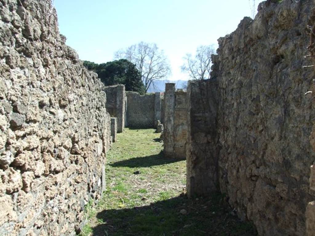 I.2.16 Pompeii. March 2009. Looking south along fauces.