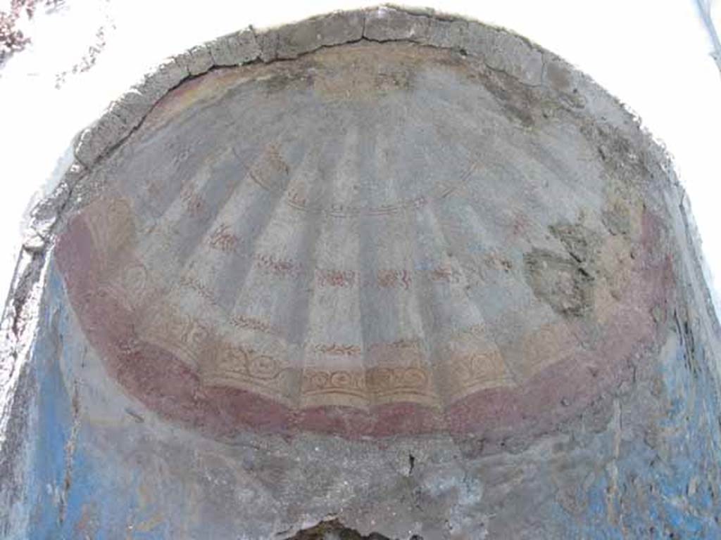 I.2.17 Pompeii. September 2010. Detail of ceiling of niche with shell-like fluted and painted decoration. Photo courtesy of Drew Baker.