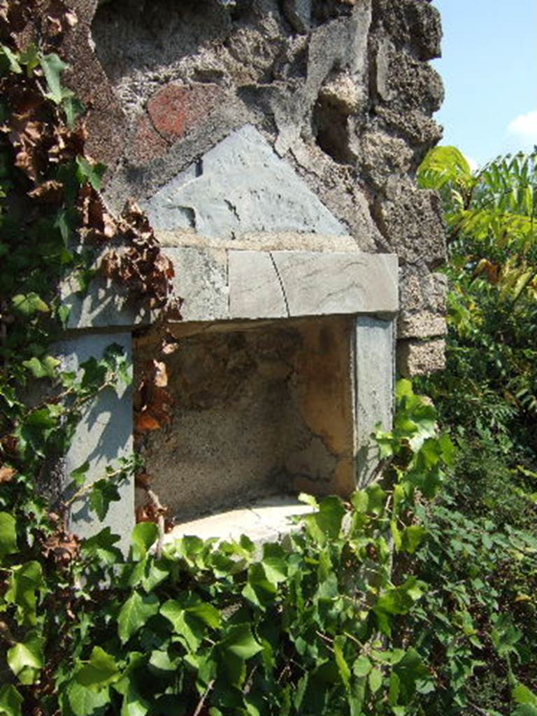 I.2.17 Pompeii. September 2005. Niche.
