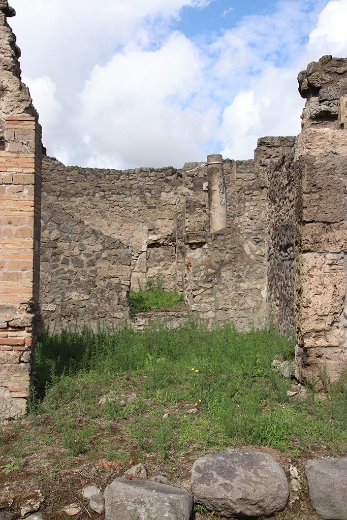 I.2.25 Pompeii. October 2024. Looking north to entrance doorway. Photo courtesy of Klaus Heese.