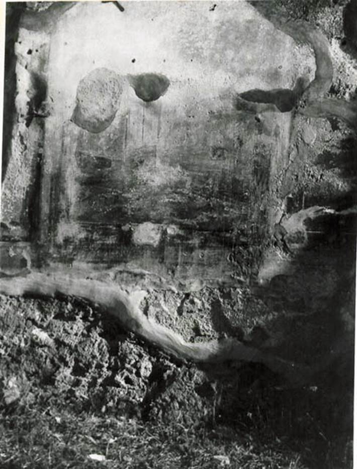 I.2.28 Pompeii. South wall of triclinium. 1935 photo taken by Tatiana Warscher, described as “I miseri resti della decorazione paesistica che ornava la parete sud del triclinio “i”.
(translation: “The pitiful remains of the landscape decoration that adorned the south wall of the triclinium “i”.
See Warscher T., 1935. Codex Topographicus Pompeianus: Regio I.2. (no.59), Rome: DAIR, whose copyright it remains.
See Sogliano, A., 1879. Le pitture murali campane scoverte negli anni 1867-79. Napoli: Giannini. (p. 141, no.684 – from the triclinium to the right of the peristyle, height 1,17, width 0.87).
See Bull. Inst, 1873, p.244.