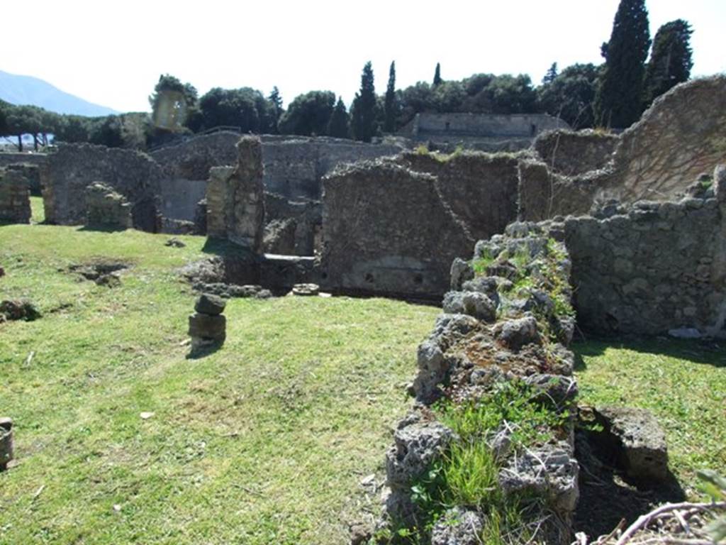 1.3.3 Pompeii. March 2009. Looking west along the North Portico, towards stairs to atrium on lower level.