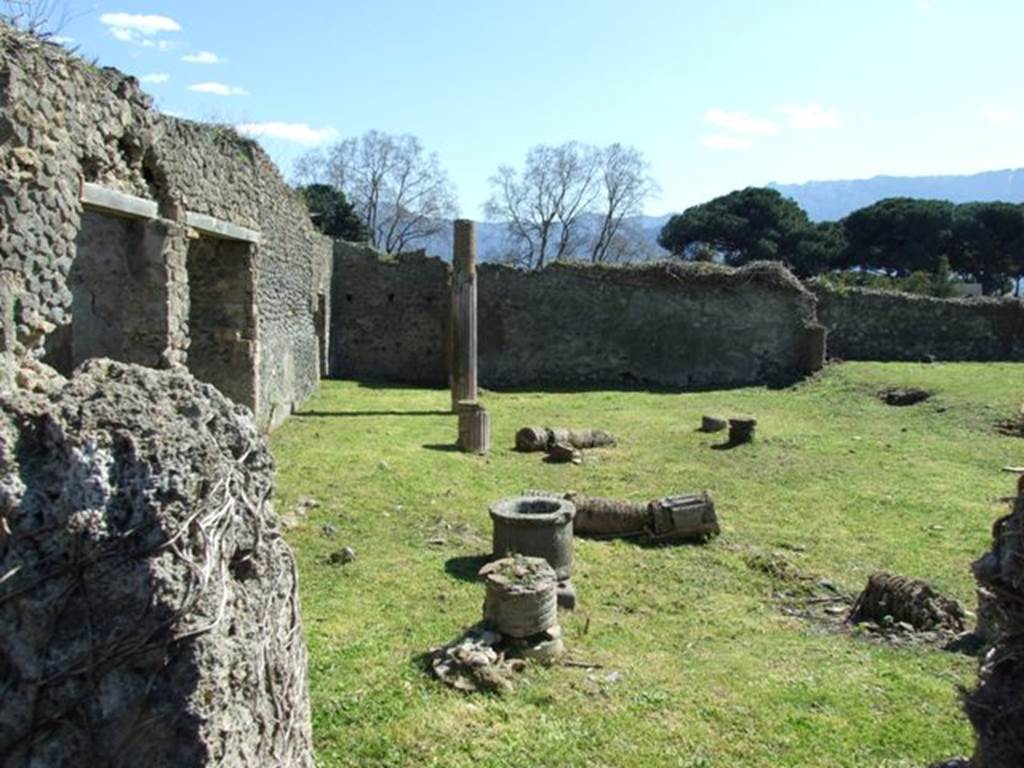 I.3.3 Pompeii. March 2009. East side of Upper Peristyle level, looking south.