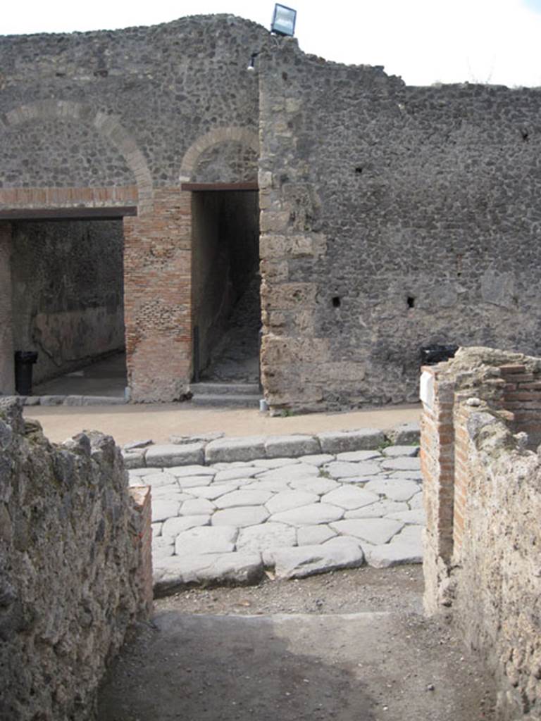 I.3.3 Pompeii. September 2010. Looking west along entrance fauces towards Via Stabiana.
Photo courtesy of Drew Baker.
