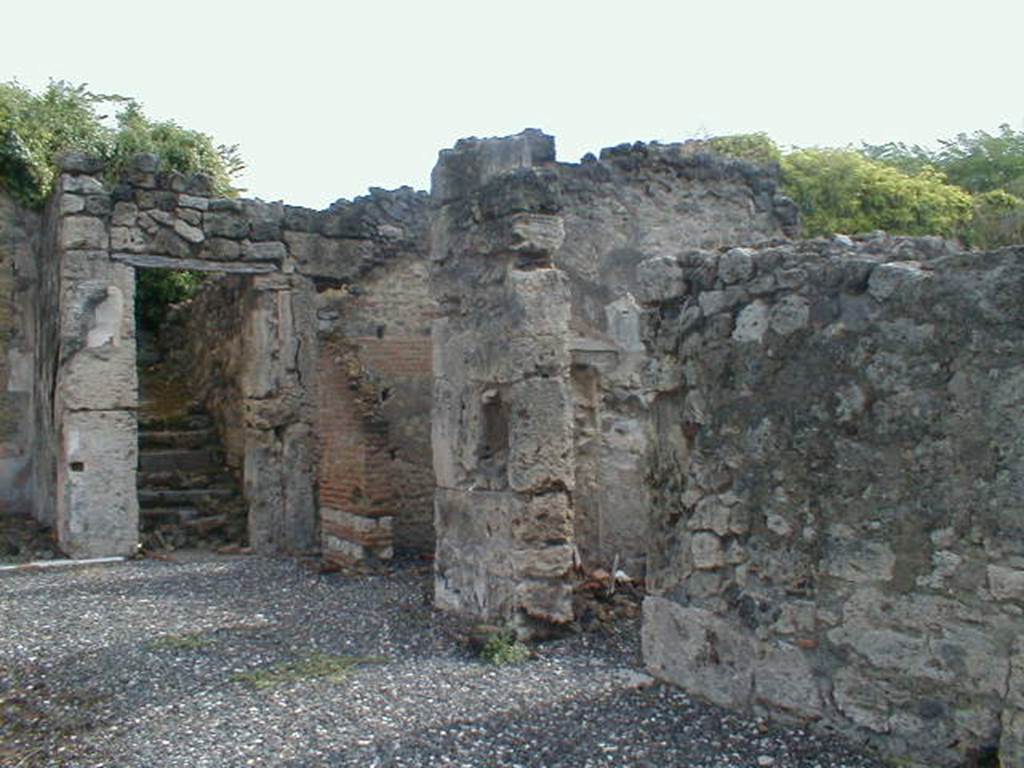 I.3.3 Pompeii. September 2004. South side of atrium.
