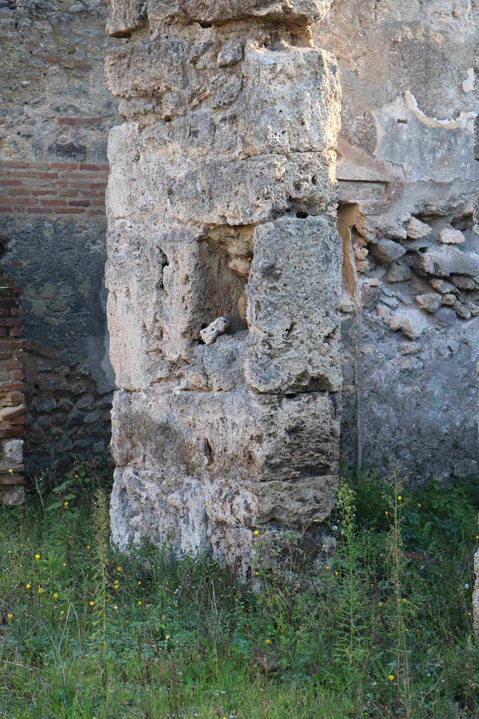 I.3.3 Pompeii. December 2018.
Looking towards south wall of atrium with niche. Photo courtesy of Aude Durand.