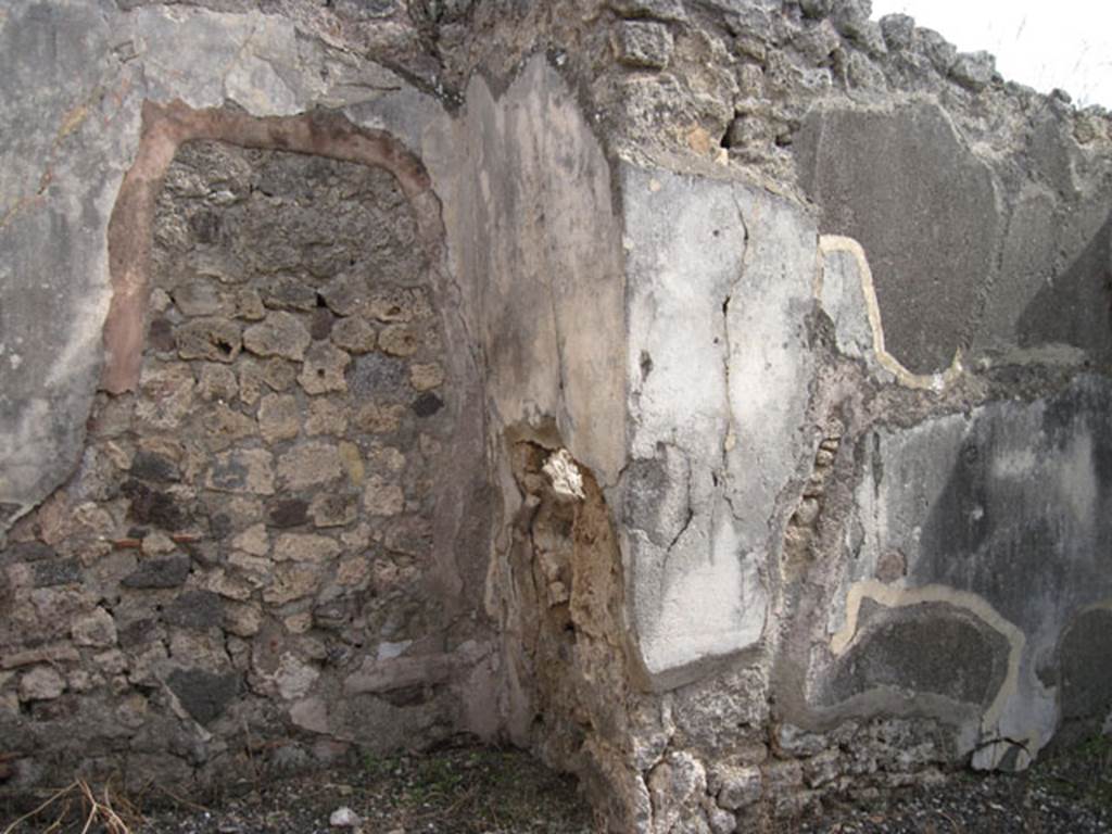 I.3.8b Pompeii. September 2010. East wall of triclinium, with recess. Photo courtesy of Drew Baker.