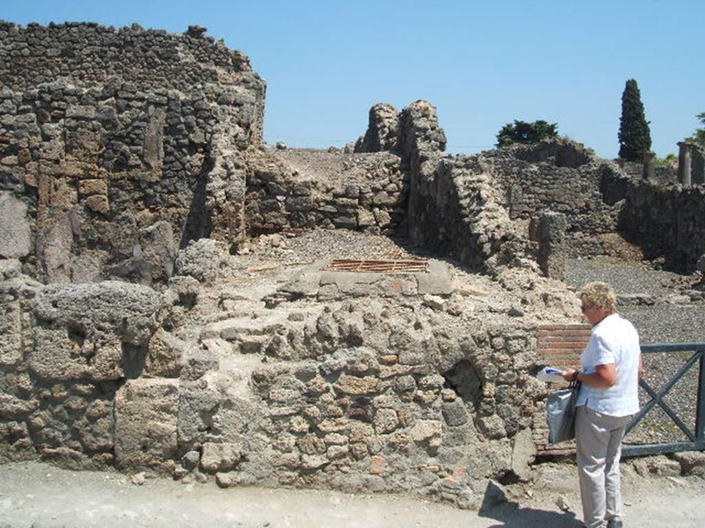 I.3.11. Pompeii. May 2005. The area of I.3.9, I.3.10 and I.3.11 were disrupted years ago in the tunnelling of Fontana’s Sarno canal. Here a grille covers access to the canal. According to CTP, this area was first destroyed by the workings of Domenico Fontana, between 1592-1600. Then later, the Sarno canal was deviated to a lower level in 1906-7 to make clear the path of the Via Stabiana.
See Van der Poel, H. B., 1986. Corpus Topographicum Pompeianum, Part IIIA. Austin: University of Texas. (p.6)