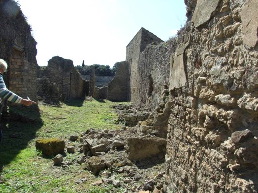 I.3.27 Pompeii. March 2009. Looking west from entrance.