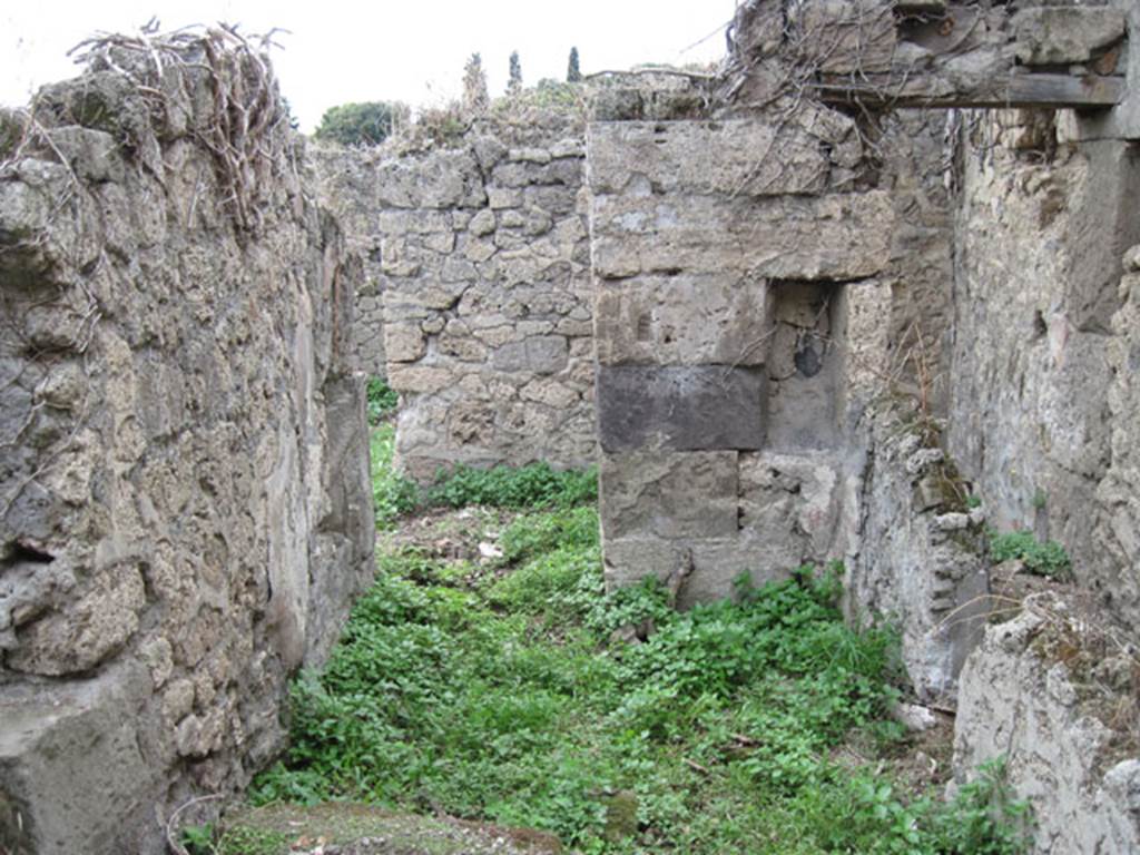 I.3.29 Pompeii. September 2010. Looking towards west wall of small room 3, on south side of small corridor or steps to upper floor. An opening in the north wall, on the right of the photo, would have led to area which would have been below the stairs. Photo courtesy of Drew Baker.