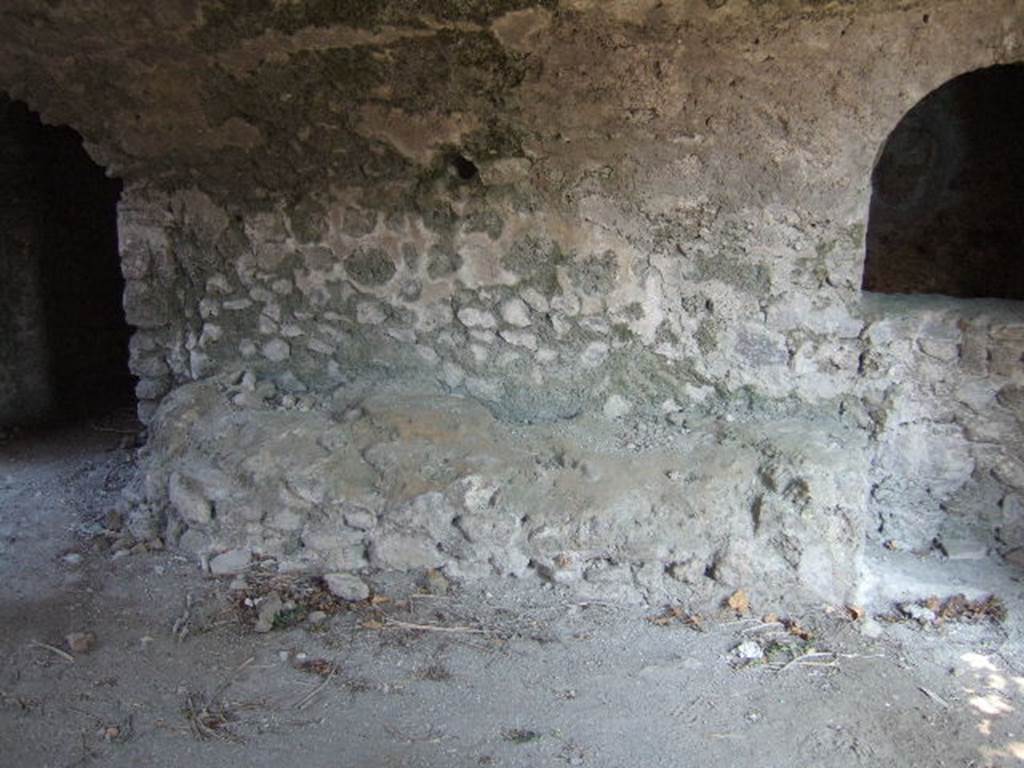 I.3.31 Pompeii. September 2005. Entrance room. Looking east. Bench.