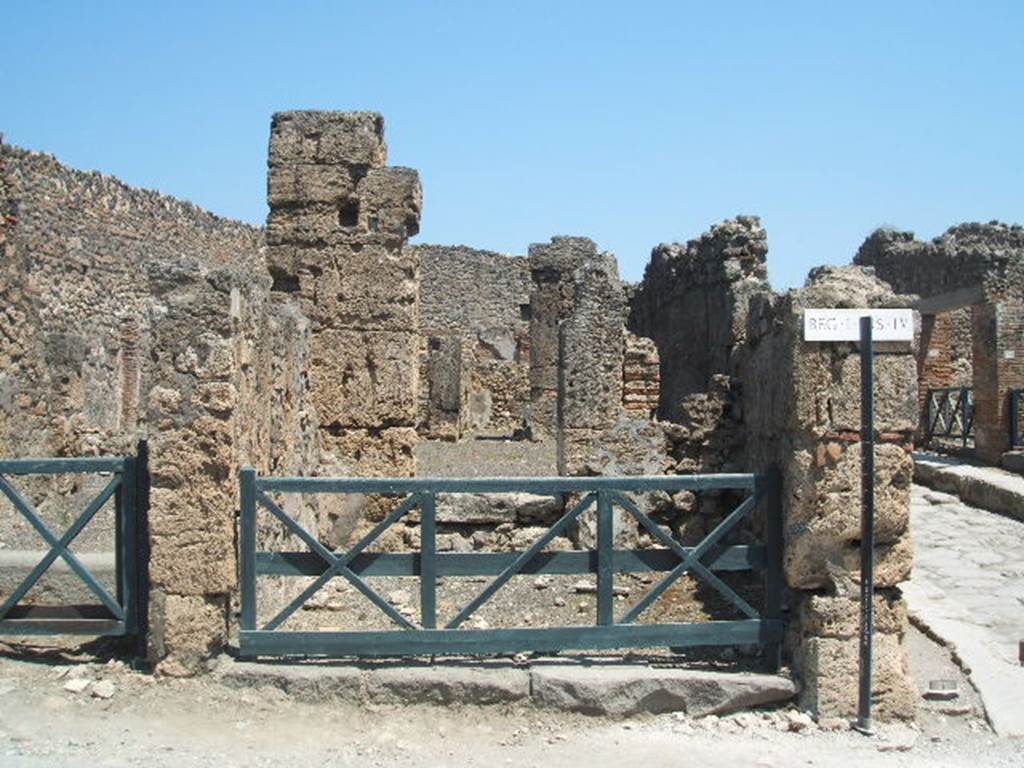 I.4.1 Pompeii. May 2005. Shop Entrance.