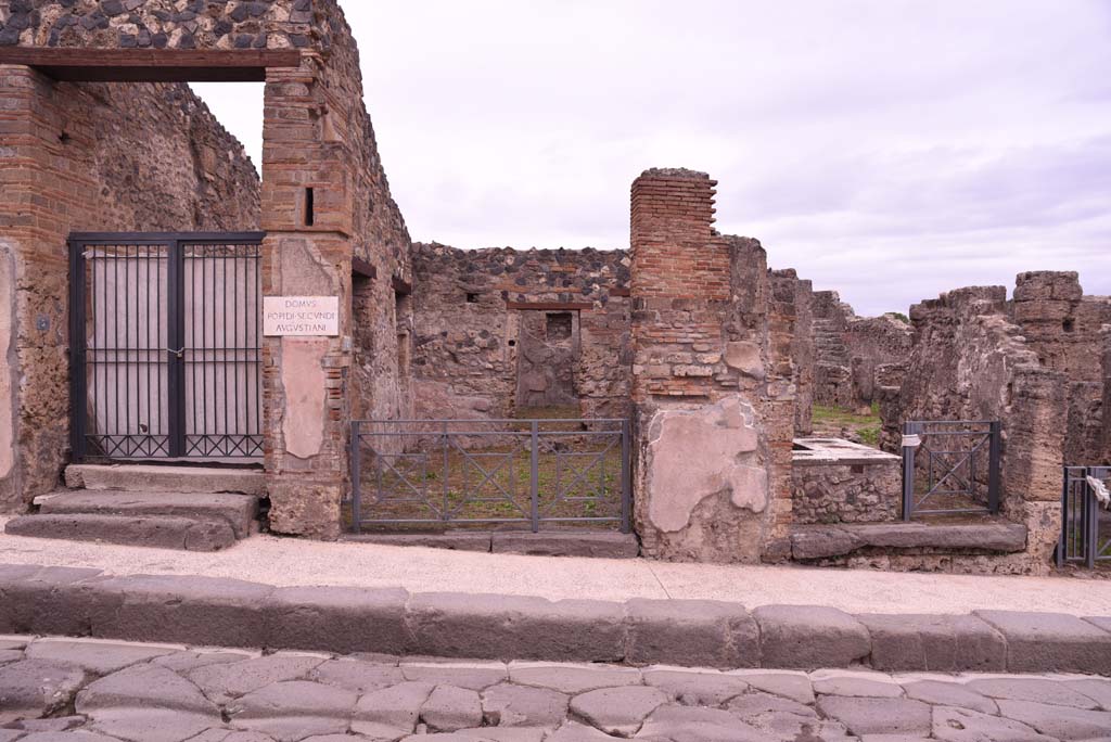 I.4.5 Pompeii, on left, I.4.4, in centre, with I.4.3, on right. October 2019. Looking east towards entrance doorways.
Foto Tobias Busen, ERC Grant 681269 DÉCOR.