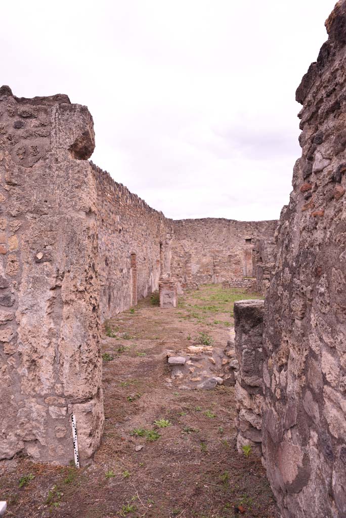 I.4.3 Pompeii. October 2019. Looking east through doorway into atrium of I.4.2.
Foto Tobias Busen, ERC Grant 681269 DÉCOR.