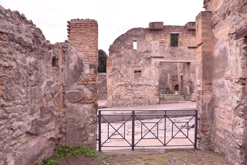 I.4.4 Pompeii. October 2019. Looking west to entrance doorway onto Via Stabiana.
Foto Tobias Busen, ERC Grant 681269 DÉCOR.