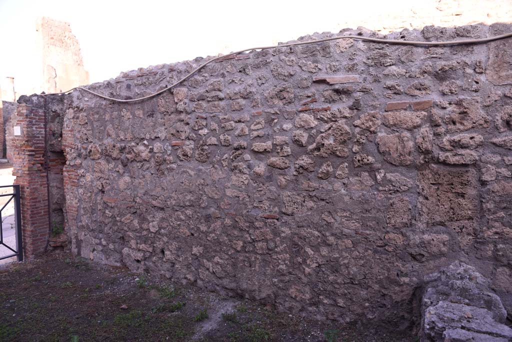 I.4.6 Pompeii. October 2019. North wall of shop-room, at west end.
Foto Tobias Busen, ERC Grant 681269 DÉCOR.