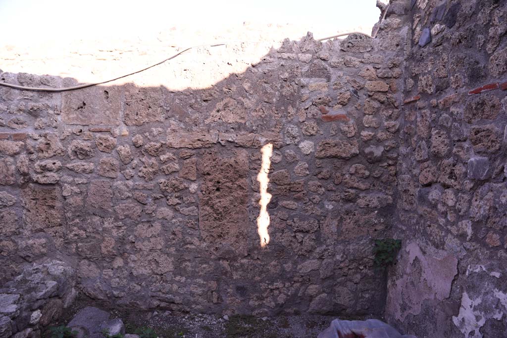 I.4.6 Pompeii. October 2019. Rear room, north wall, and north-east corner, on right.
Foto Tobias Busen, ERC Grant 681269 DÉCOR.