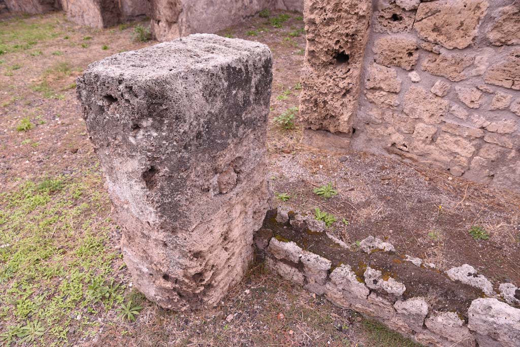 I.4.9 Pompeii. October 2019. Tablinum h, north-west corner, with remains of pilaster and north wall.
Foto Tobias Busen, ERC Grant 681269 DÉCOR.