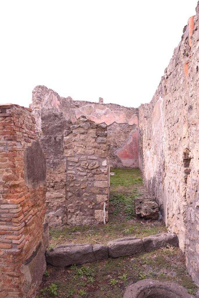 I.4.9 Pompeii. October 2019.
Corridor i, looking north from east end into room k, leading into triclinium/oecus, room m.
Foto Tobias Busen, ERC Grant 681269 DÉCOR.