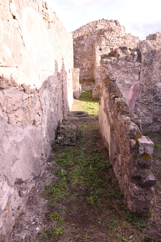 I.4.9 Pompeii. October 2019.
Room k, looking south from west end towards corridor i, and across to courtyard n.
Foto Tobias Busen, ERC Grant 681269 DÉCOR.