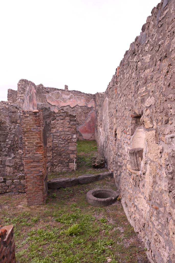 I.4.9 Pompeii. October 2019.
Courtyard n, looking north towards cistern-mouth in floor, and niche in east wall.
Foto Tobias Busen, ERC Grant 681269 DÉCOR.