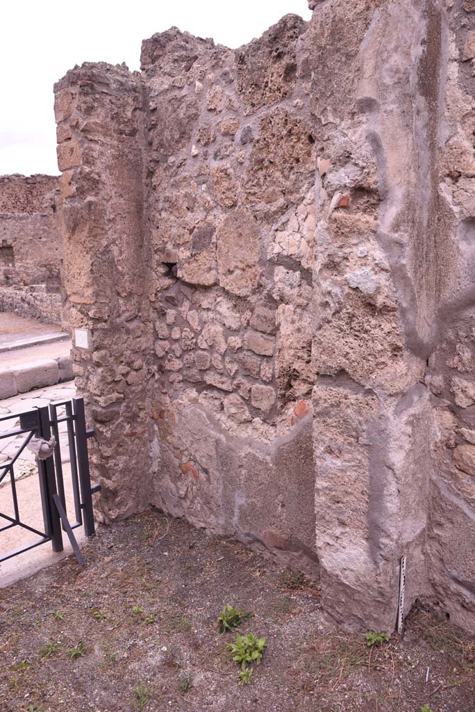I.4.9 Pompeii. October 2019.
Looking towards north side of vestibule/entrance corridor/fauces, at west end.
Foto Tobias Busen, ERC Grant 681269 DÉCOR.
