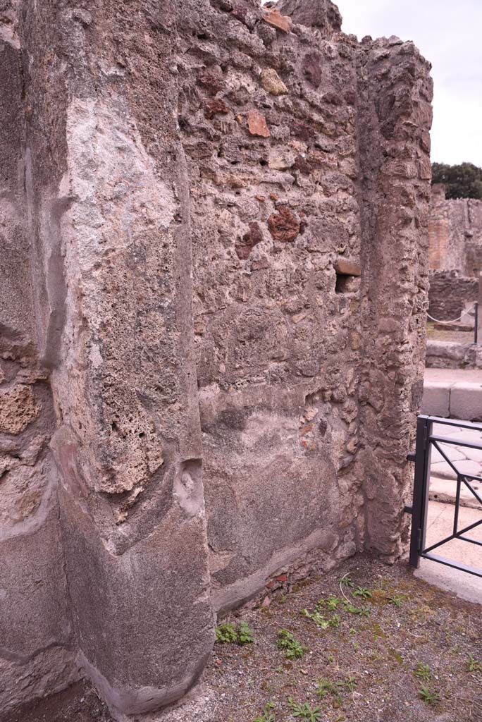 I.4.9 Pompeii. October 2019.
Looking towards south side of vestibule/entrance corridor/fauces, at west end.
Foto Tobias Busen, ERC Grant 681269 DÉCOR.
