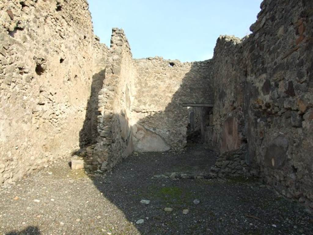 I.4.11 Pompeii. December 2007. Looking east. The narrow caupona has rooms, one behind the other.