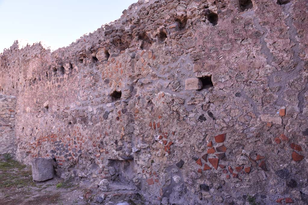 I.4.12 Pompeii. October 2019. Room f, looking north along east wall.
Foto Tobias Busen, ERC Grant 681269 DÉCOR.