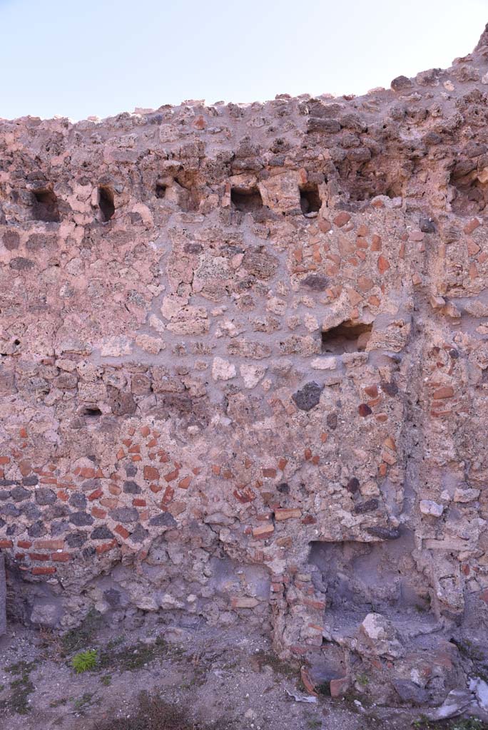 I.4.12 Pompeii. October 2019. Room f, detail from east wall towards the centre.
Foto Tobias Busen, ERC Grant 681269 DÉCOR.