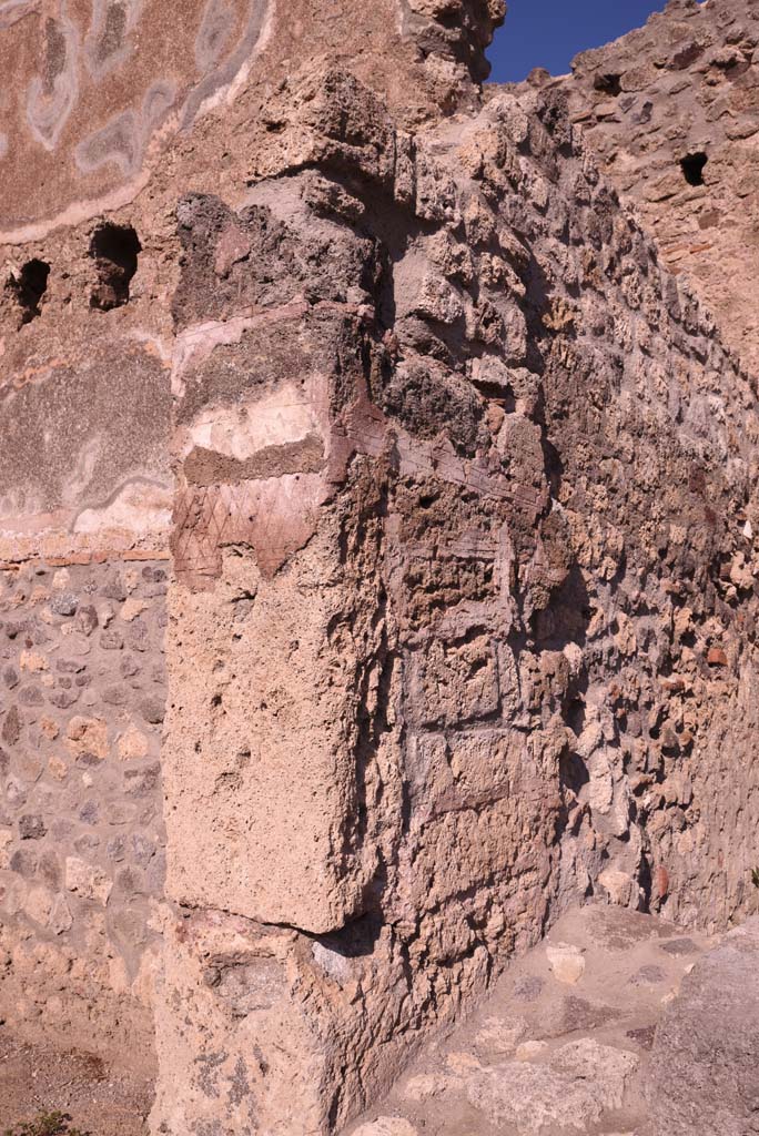 I.4.12 Pompeii. October 2019.
Area g, separating pilaster into room h, on left, with area of steps to upper floor, on right.
Foto Tobias Busen, ERC Grant 681269 DÉCOR.