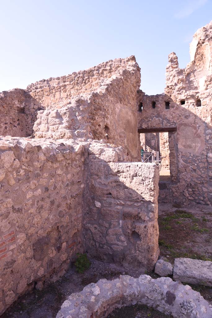 I.4.12 Pompeii. October 2019.
Room b, Looking north towards doorway into room h, (with an upper floor room) with doorway into I.4.17, a shop, on Via dell’Abbondanza.
Foto Tobias Busen, ERC Grant 681269 DÉCOR.