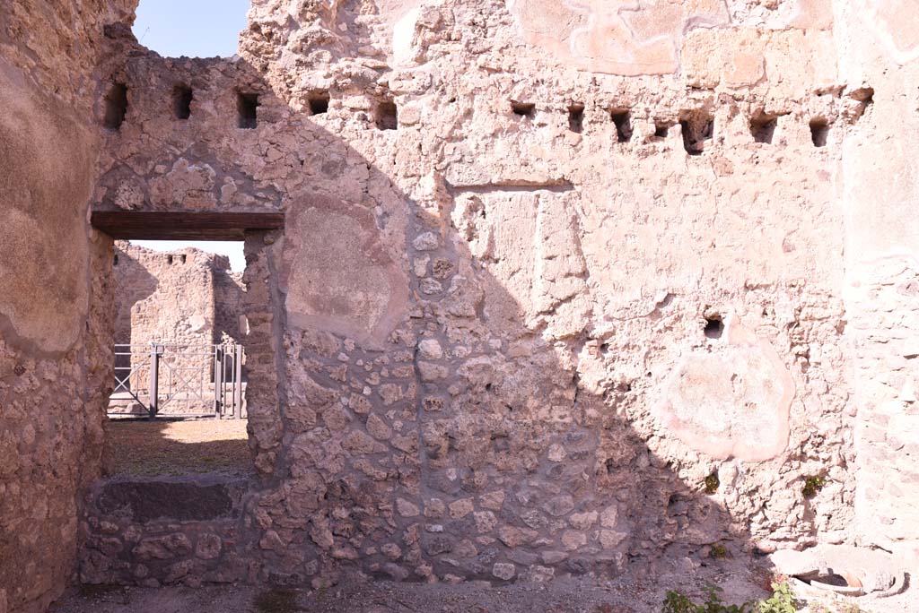 I.4.12 Pompeii. October 2019. Room h, north wall.
Foto Tobias Busen, ERC Grant 681269 DÉCOR.