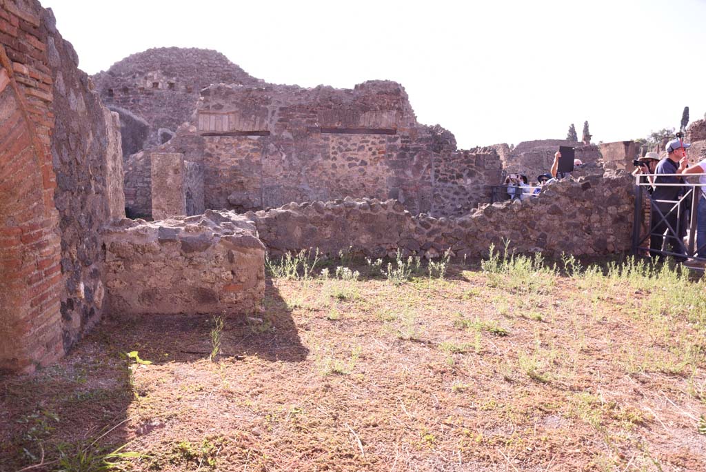 I.4.13 Pompeii. October 2019. Room a, looking south across bakery room.
Foto Tobias Busen, ERC Grant 681269 DÉCOR.
