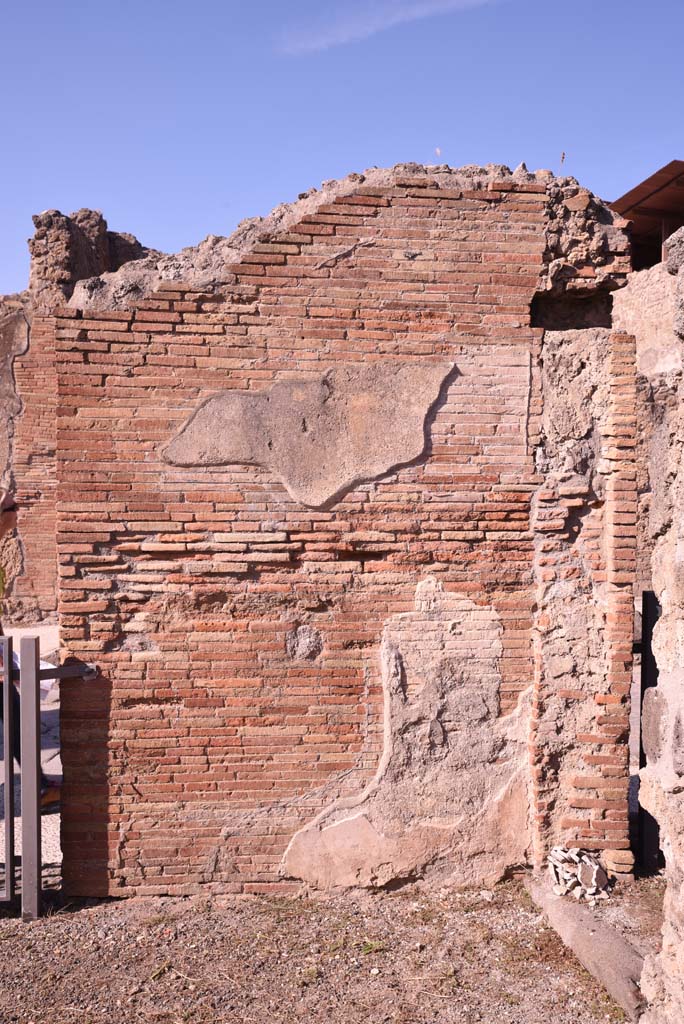 I.4.16 Pompeii. October 2019. Interior of masonry pilaster between I.4.16, on left, and I.4.17, on right.
Foto Tobias Busen, ERC Grant 681269 DÉCOR.