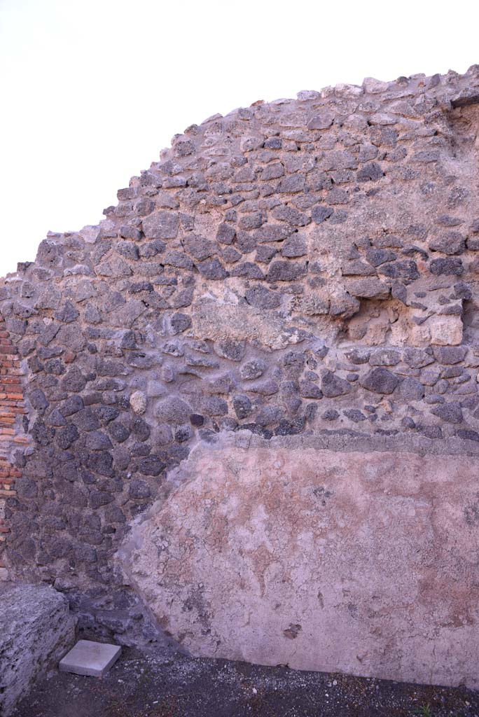 I.4.21/20 Pompeii. October 2019. Detail of north end of east wall.
Foto Tobias Busen, ERC Grant 681269 DÉCOR.