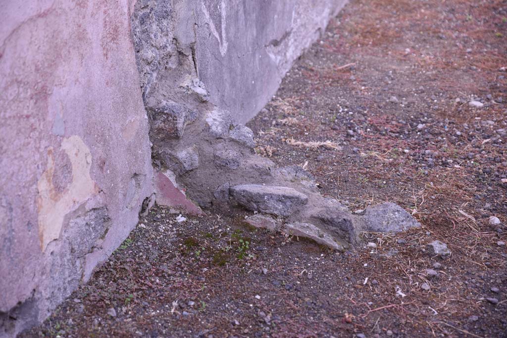 I.4.23 Pompeii. October 2019. North-west corner of rear room, with remains of north wall.
Foto Tobias Busen, ERC Grant 681269 DÉCOR.