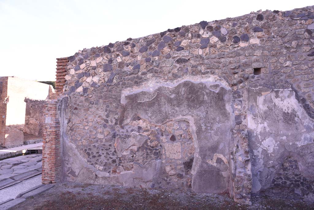 I.4.24 Pompeii. October 2019. Looking towards east wall.
Foto Tobias Busen, ERC Grant 681269 DÉCOR.