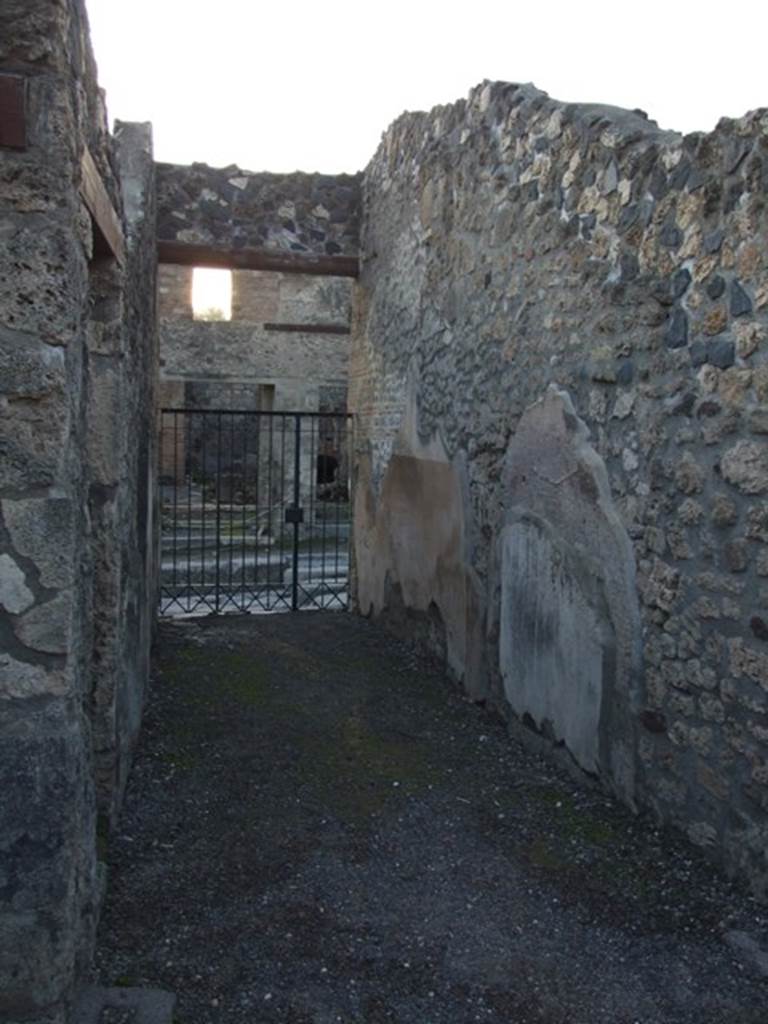 I.4.25 Pompeii. December 2007.
Room 3, fauces or entrance corridor, looking west from atrium towards entrance at 1.4.5.
