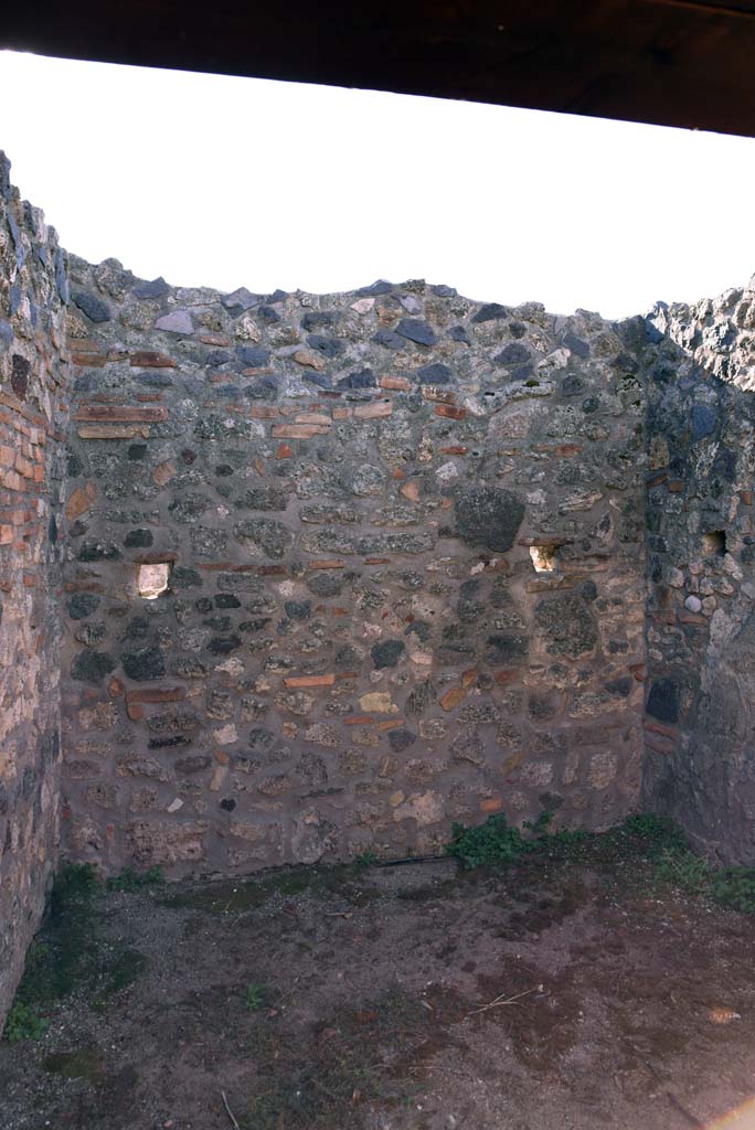 I.4.25/1.4.5 Pompeii. October 2019. Cubiculum 7, looking south from entrance doorway.
Foto Tobias Busen, ERC Grant 681269 DÉCOR.