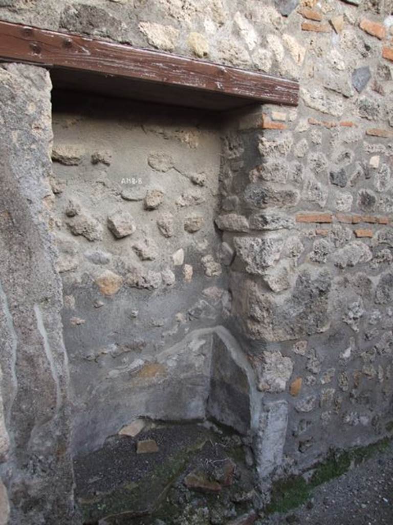I.4.25 Pompeii. December 2007. Room 8, niche in east wall in cubiculum on south side of atrium of I.4.5.