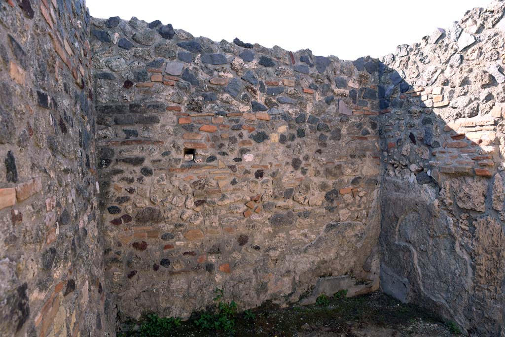 I.4.25/1.4.5 Pompeii. October 2019. Cubiculum 8, west wall.
Foto Tobias Busen, ERC Grant 681269 DÉCOR.
