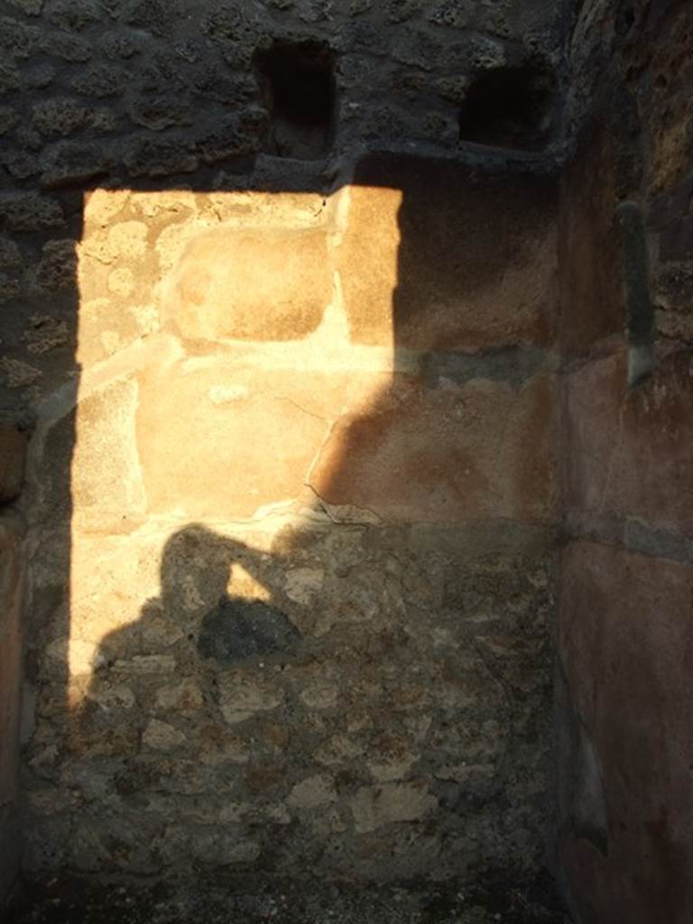 I.4.25 Pompeii. December 2007.
Room 16, small room also containing stairs to upper floor that lead from the south wall of the tablinum.